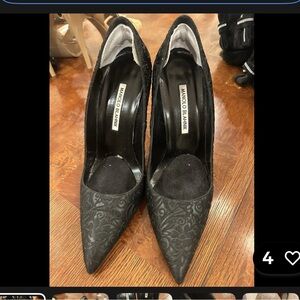 Manolo Blahnik Black Embossed Floral Stiletto Pumps Pointed Toe EU 38.5